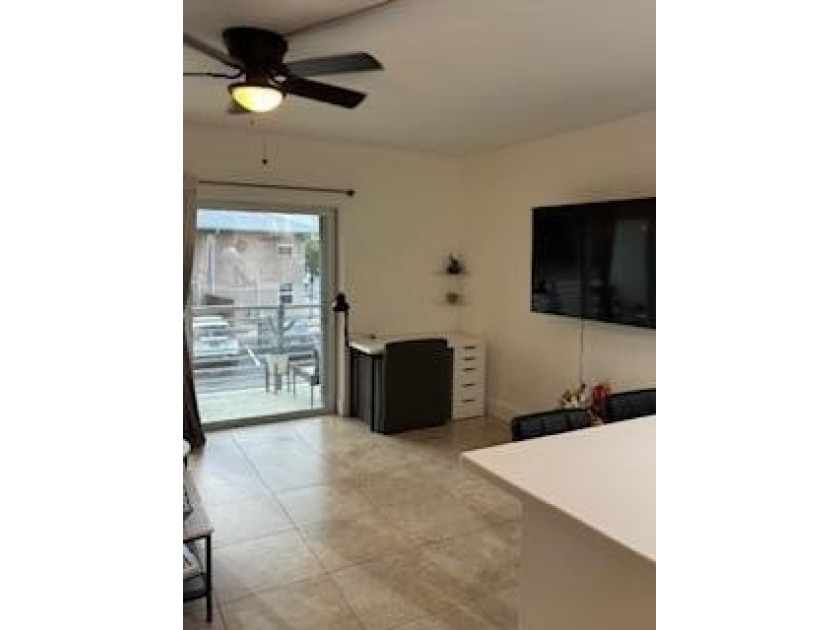 LUXURY STUDIO IN PREMIER INTRACOASTAL HIGH-RISE-FULLY FURNISHED - photo 15