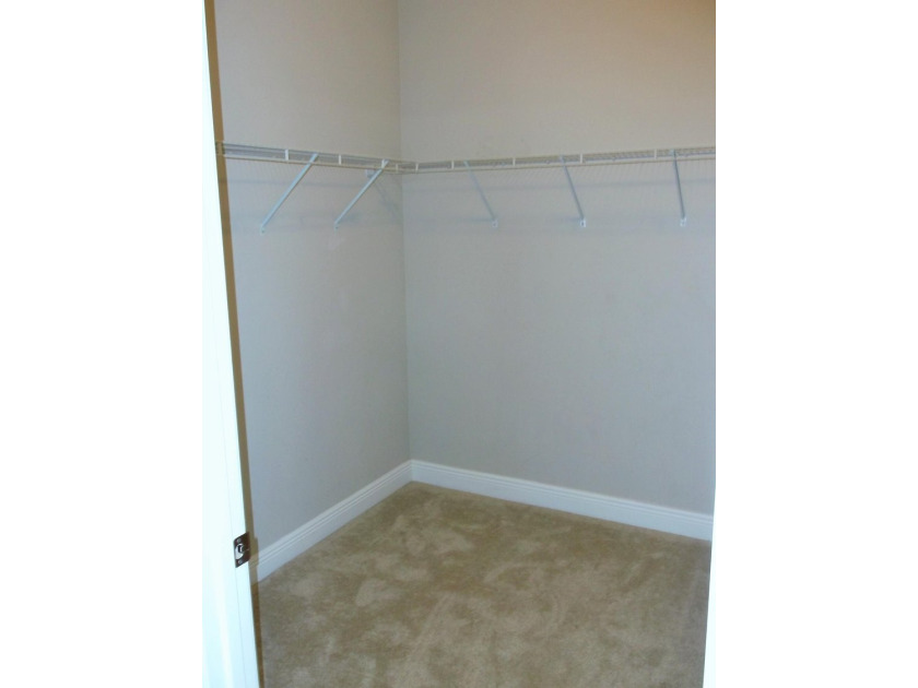 Priced to sell. Spacious 5-bedroom, 3 bath 1 story home, enter - photo 25