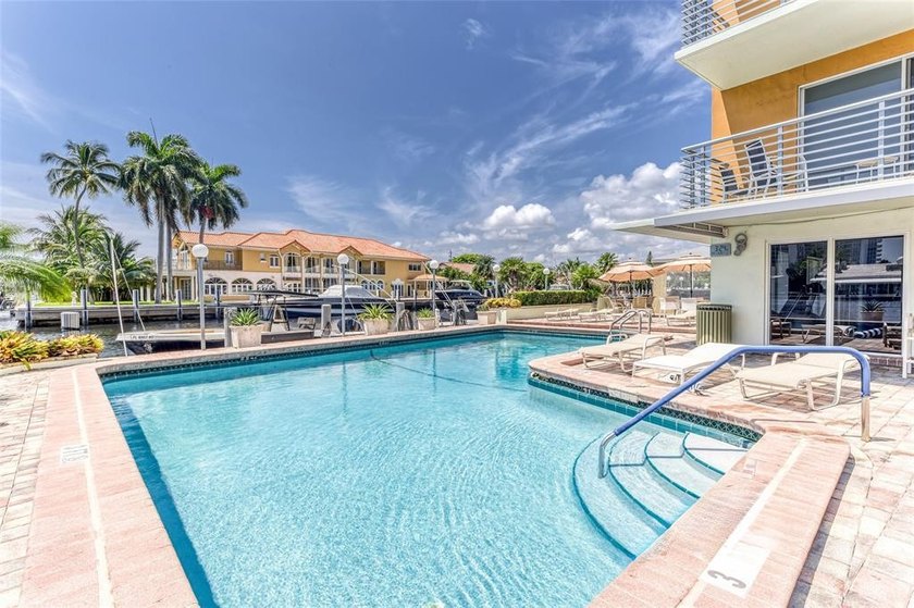 LUXURY STUDIO IN PREMIER INTRACOASTAL HIGH-RISE-FULLY FURNISHED - photo 28