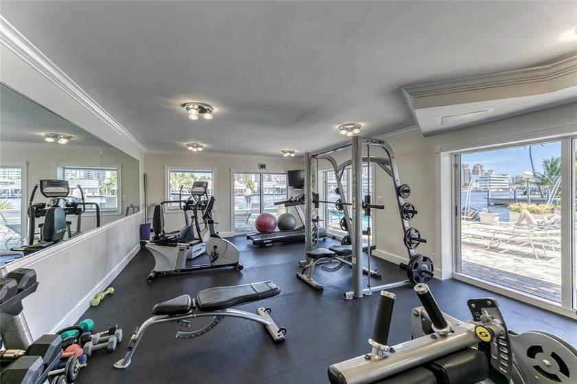 LUXURY STUDIO IN PREMIER INTRACOASTAL HIGH-RISE-FULLY FURNISHED - photo 30