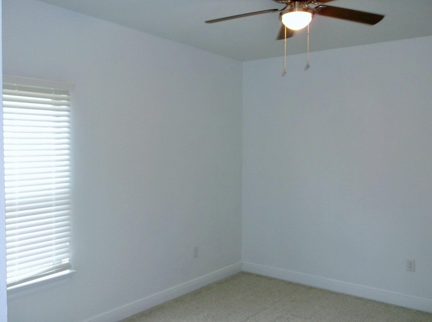 Priced to sell. Spacious 5-bedroom, 3 bath 1 story home, enter - photo 34
