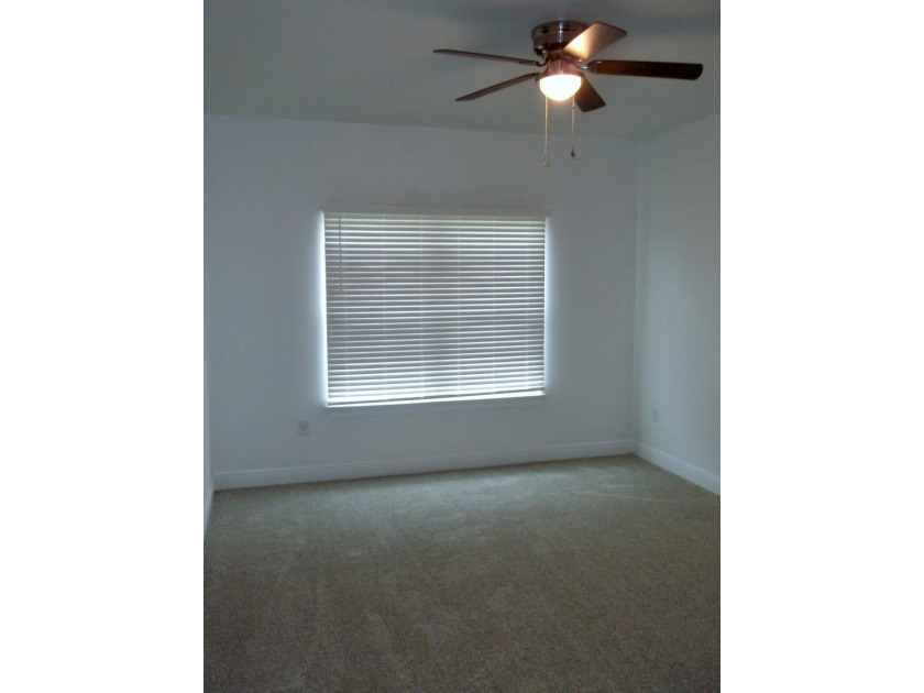 Priced to sell. Spacious 5-bedroom, 3 bath 1 story home, enter - photo 35