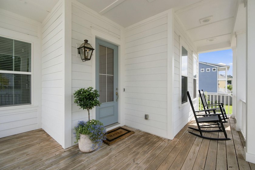 Welcome to 2746 McFadden Way, where thoughtful design, modern - photo 3