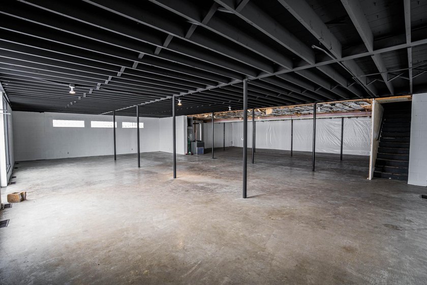 Unlock the potential of this versatile, fully-renovated - photo 6