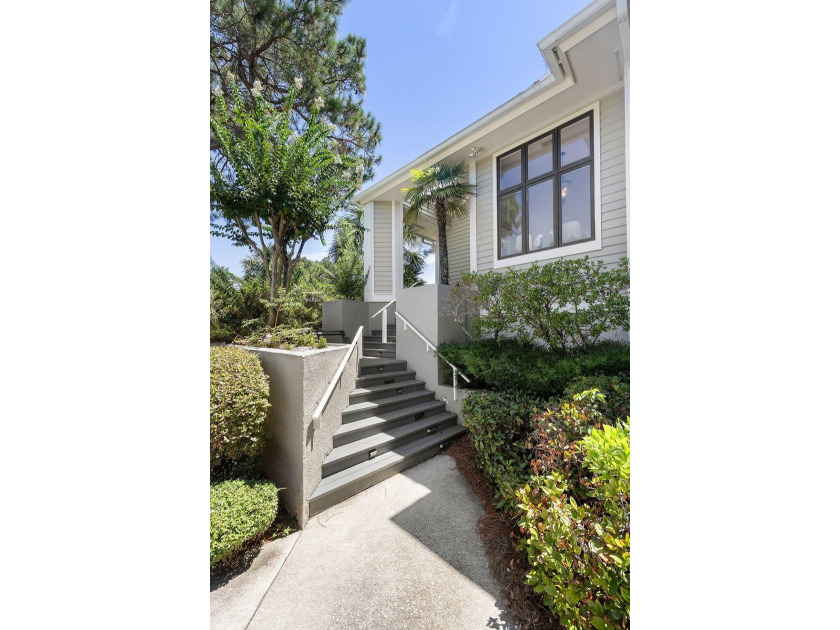 Quintessential beach house located just steps from Seabrook - photo 4