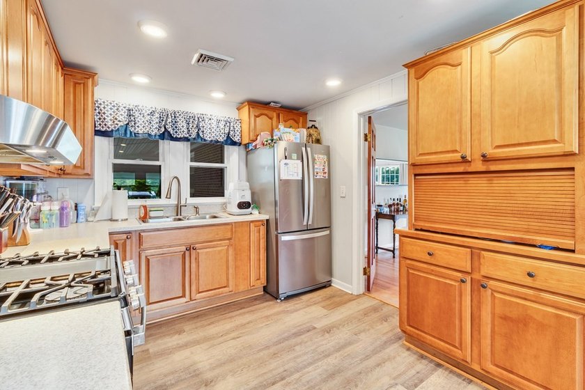 Refurbished home over the years. Look at additional pictures - photo 4