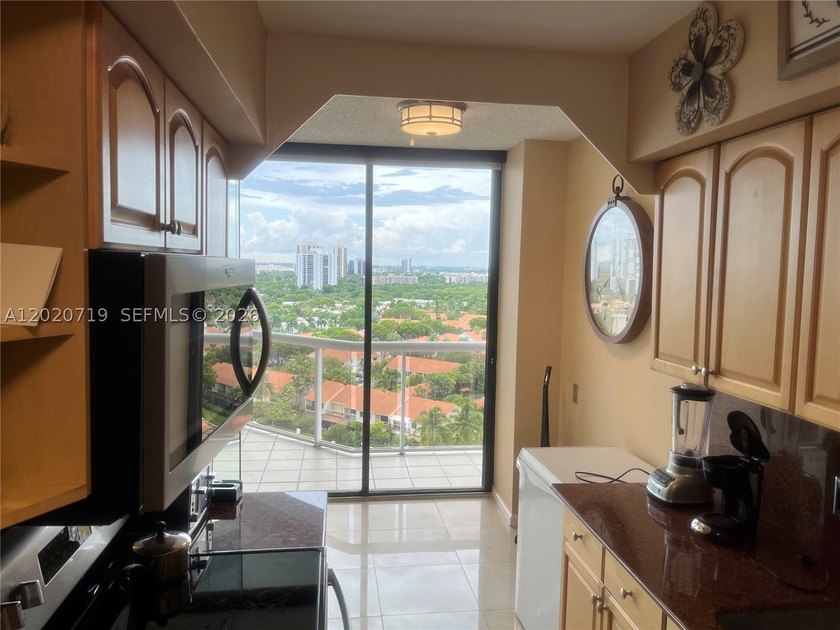 ATTENTION INVESTORS!! Excelent oportunity to purchase this unit - photo 5