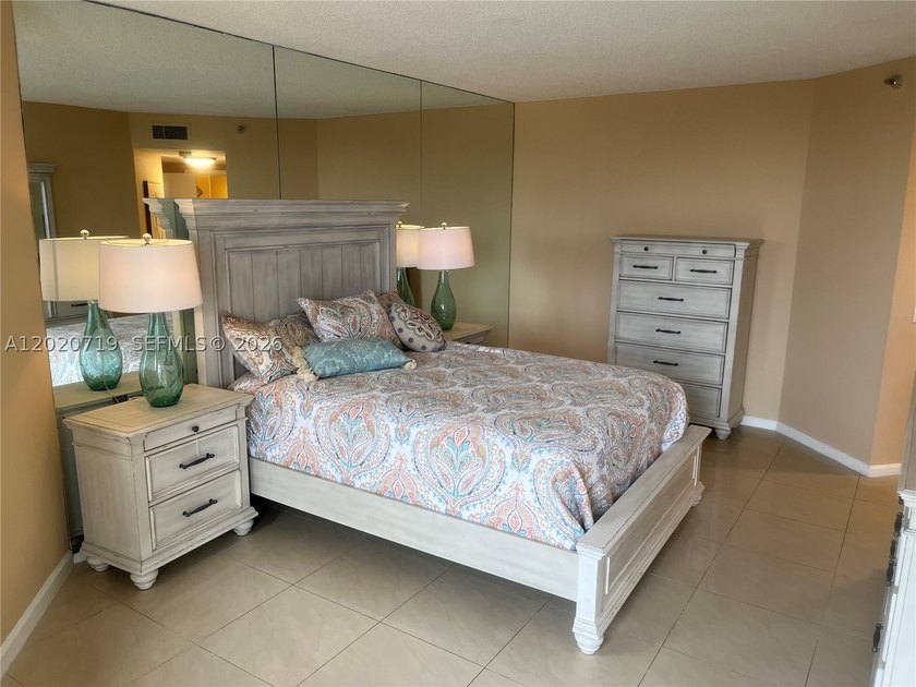 ATTENTION INVESTORS!! Excelent oportunity to purchase this unit - photo 8