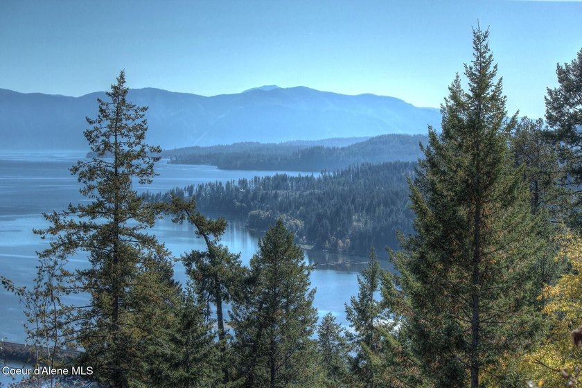 Elevated high above Lake Pend Oreille, this extraordinary - photo 23