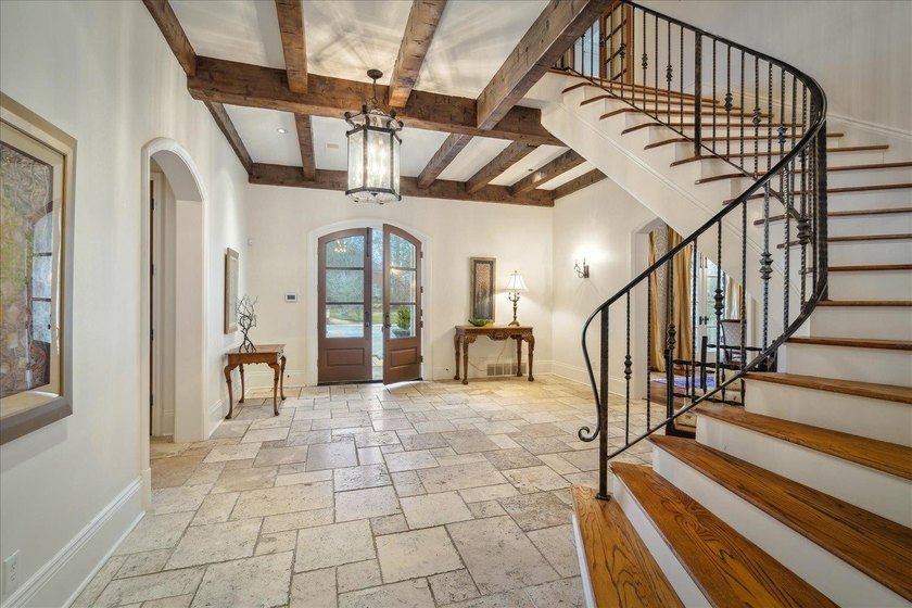 Once-in-a-generation Germantown estate behind a private gated - photo 2