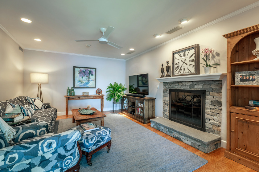 Exceptional, Move-in Ready Waterfront on Candlewood Lake - photo 9