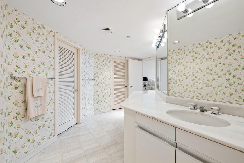 Unlock the potential in this spacious 2-bedroom residence at - photo 8