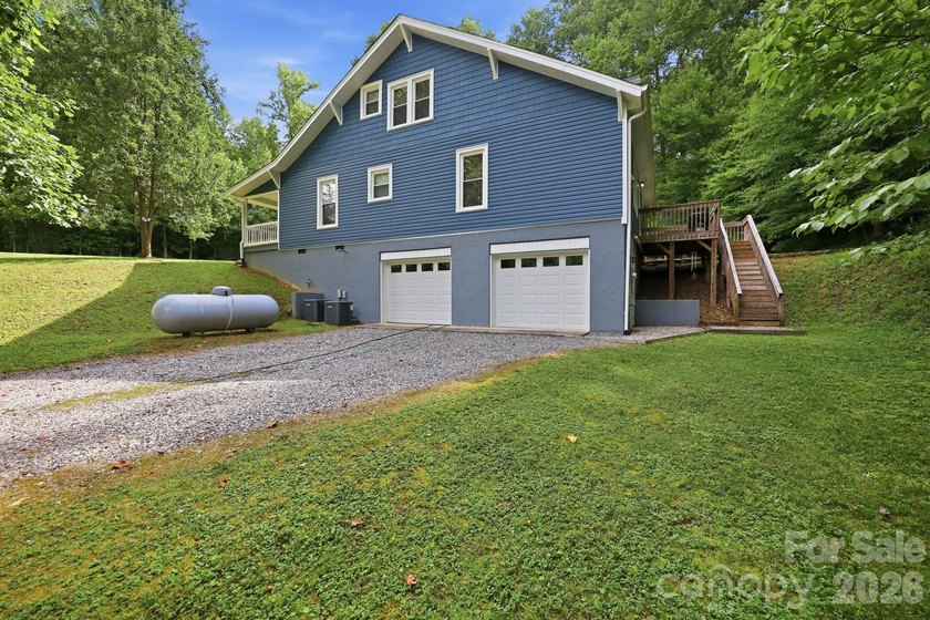 Enjoy lake living &amp; timeless character in The Sanctuary at - photo 34