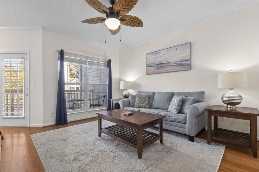 Move-In ready 1 Bedroom Condo - Prime Location Near Downtown &amp; - photo 8