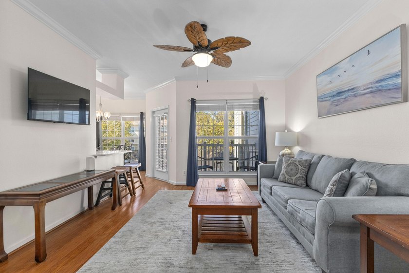 Move-In ready 1 Bedroom Condo - Prime Location Near Downtown &amp; - photo 9