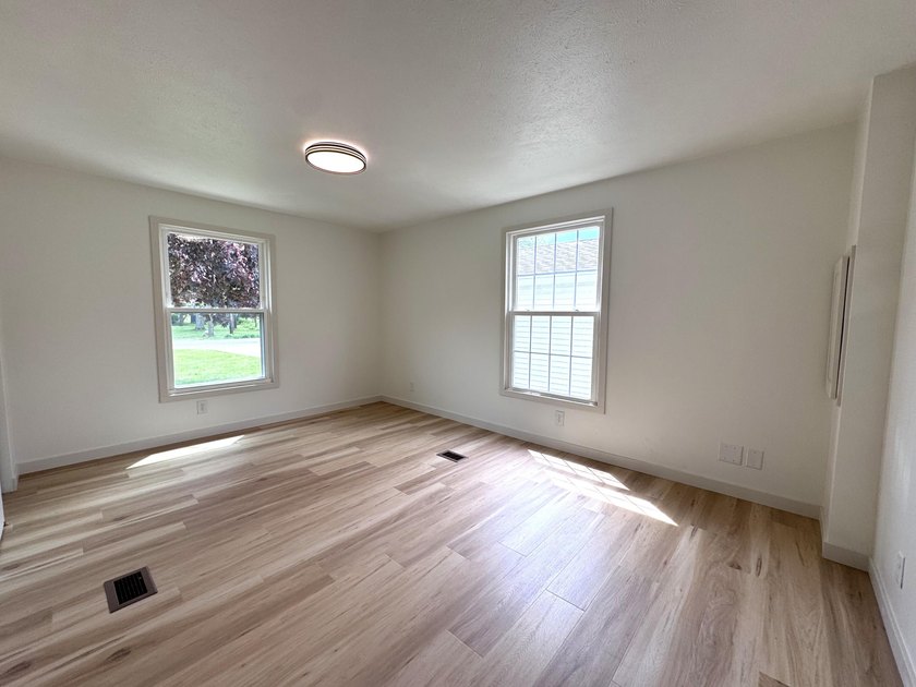 Back on Market due to no fault of the seller! Welcome home to - photo 10