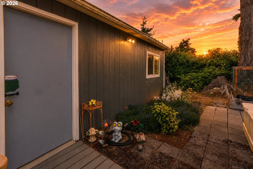 Charming Home in Puerto Vista Mobile Estates is waiting for you - photo 31