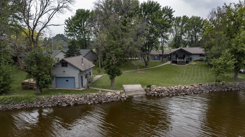 Welcome to your dream lakefront home on Lake Poygan's Norwegian - photo 2