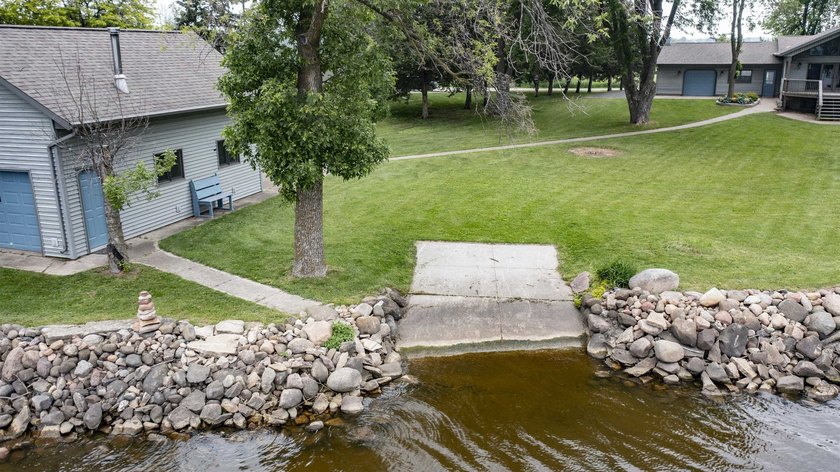Welcome to your dream lakefront home on Lake Poygan's Norwegian - photo 3