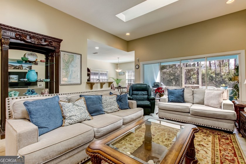 You will love this beautiful, low maintenance home in The - photo 17