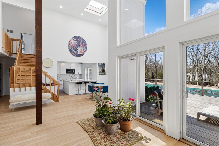 Turnkey Modern Retreat in East Hampton's Northwest Woods - photo 13