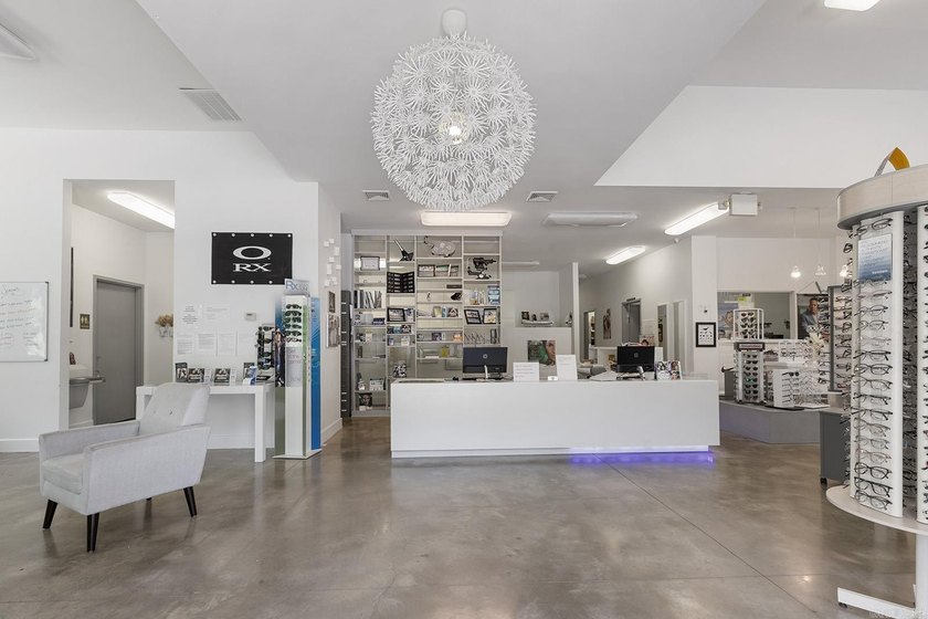 Prime commercial property offering outstanding exposure and - photo 9