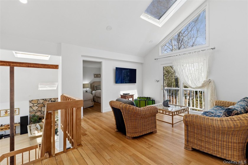 Turnkey Modern Retreat in East Hampton's Northwest Woods - photo 24