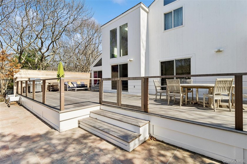 Turnkey Modern Retreat in East Hampton's Northwest Woods - photo 36