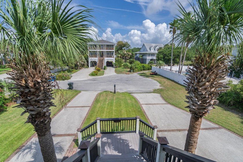 Spacious custom-built quality home offering OUTSTANDING OCEAN - photo 3