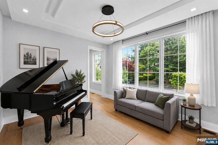 Welcome to 14 Allison Drive in Englewood Cliffs, a recently - photo 7
