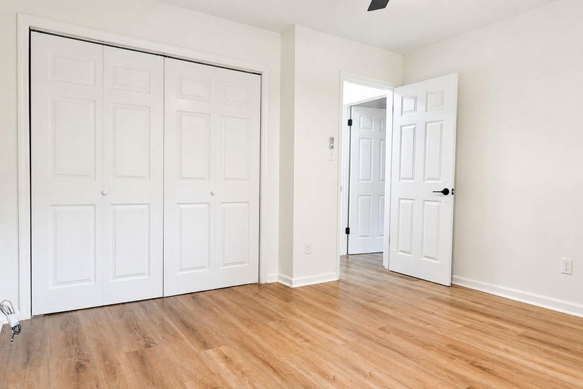 Welcome to this beautifully fully renovated, move-in-ready - photo 16
