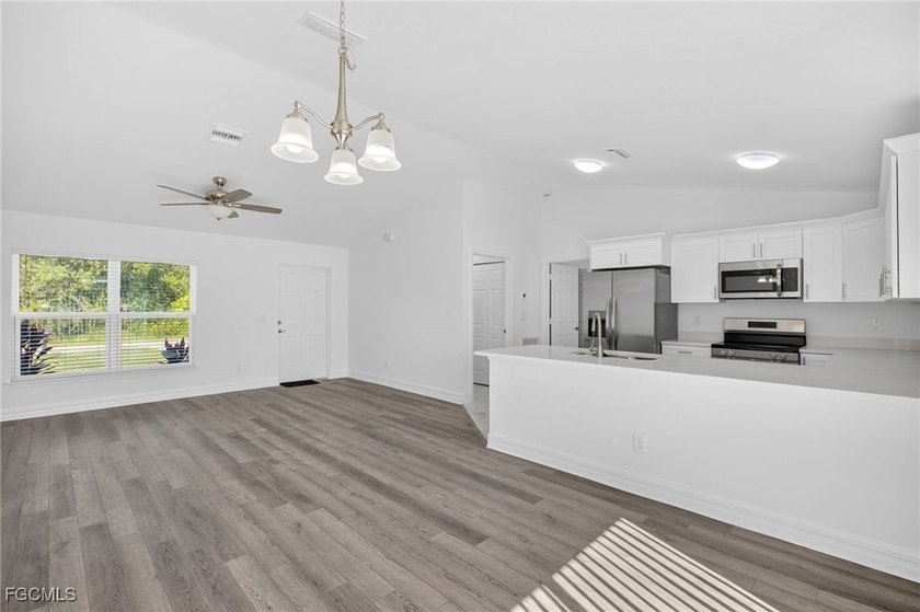READY TO MOVE IN NOW! Brand new construction in fast-growing NW - photo 2
