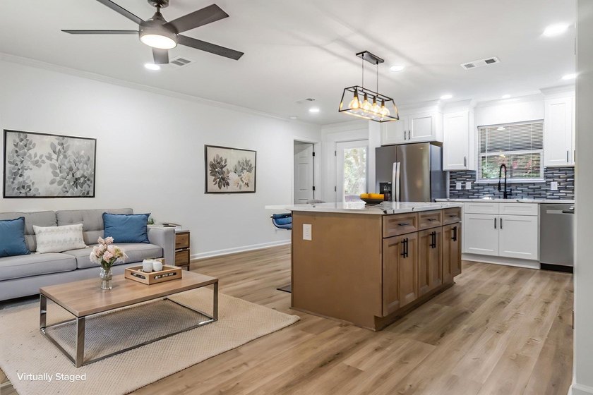 Welcome to this beautifully fully renovated, move-in-ready - photo 31