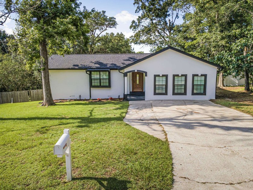 Welcome to this beautifully fully renovated, move-in-ready - photo 37