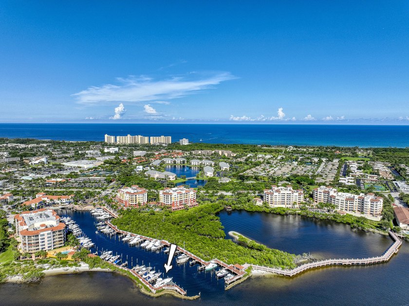 Slip 3 at the Jupiter Yacht Club Marina is a prime opportunity - photo 4