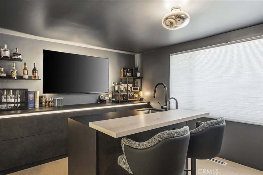 Welcome to 411 Woodcliffe Road, a truly exceptional residence - photo 8