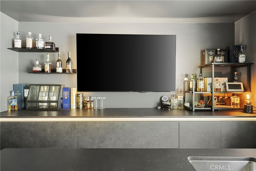 Welcome to 411 Woodcliffe Road, a truly exceptional residence - photo 9