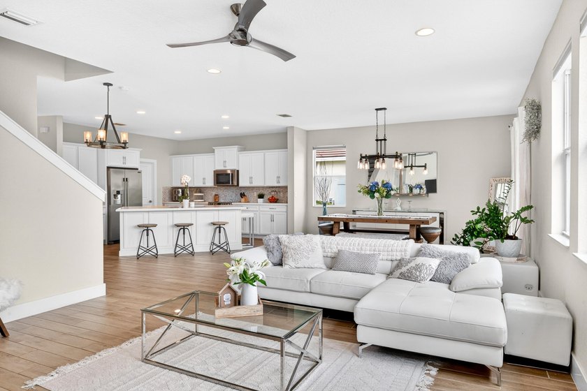 YOU CAN RENT OUT THE PROPERTY IMMEDIATELY! Welcome home to your - photo 4