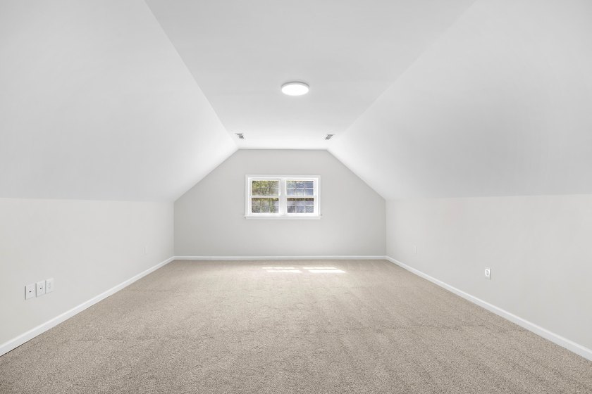 TOTALLY RENOVATED, ALL NEW KITCHEN, FRESH PAINT, NEW FLOORING - photo 16