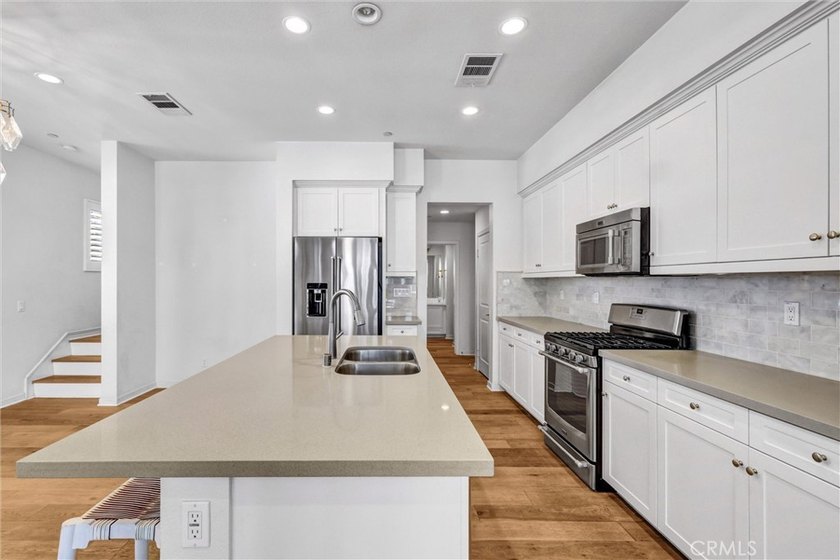 Welcome to 189 Patria, a beautifully appointed end-unit townhome - photo 11