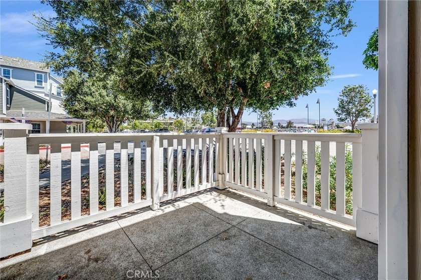 Welcome to 189 Patria, a beautifully appointed end-unit townhome - photo 15