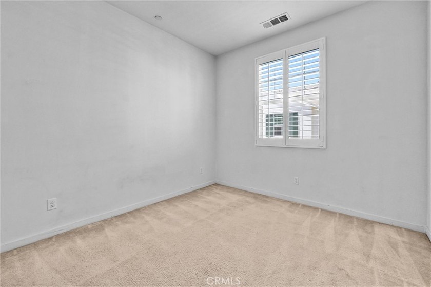 Welcome to 189 Patria, a beautifully appointed end-unit townhome - photo 29