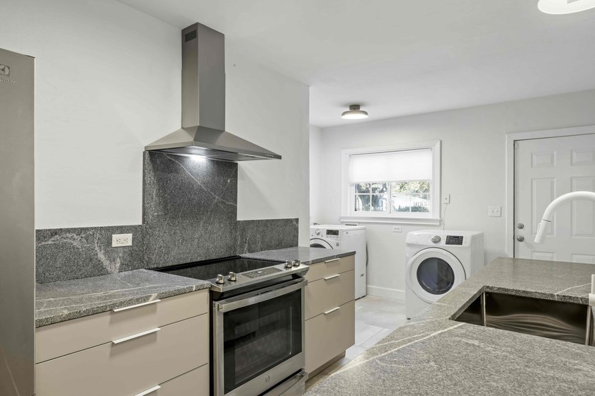 Versatile North Charleston duplex generating $33,600 in annual - photo 3