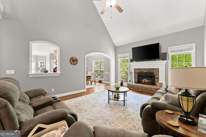 Beautiful home located in Dawsonville offering a prime location - photo 11