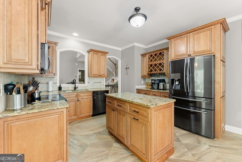 Beautiful home located in Dawsonville offering a prime location - photo 16