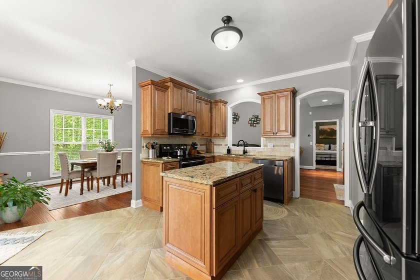 Beautiful home located in Dawsonville offering a prime location - photo 17