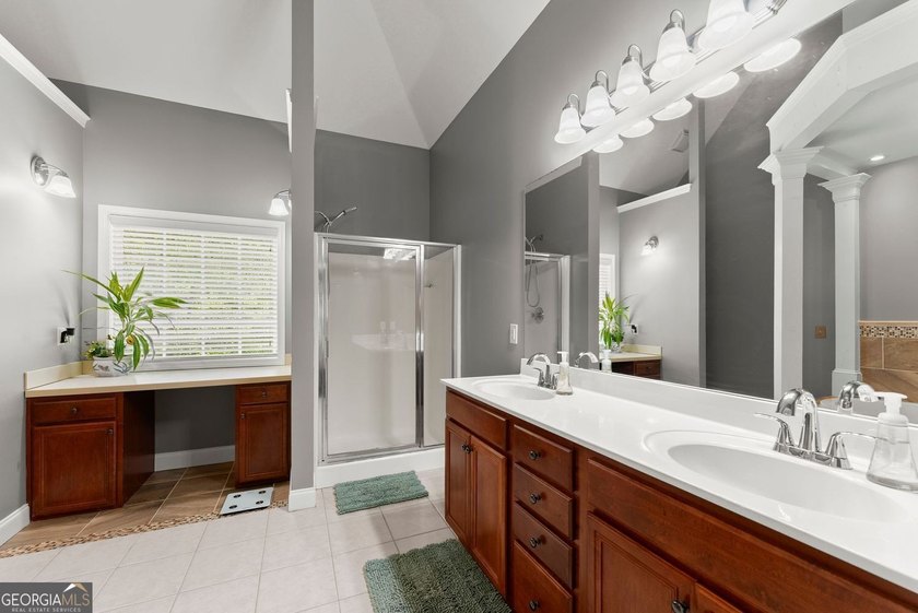 Beautiful home located in Dawsonville offering a prime location - photo 25