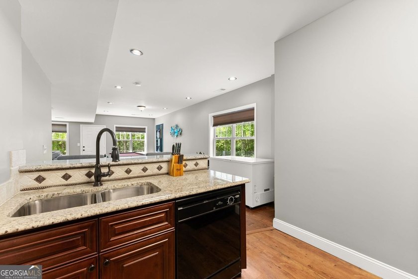 Beautiful home located in Dawsonville offering a prime location - photo 40