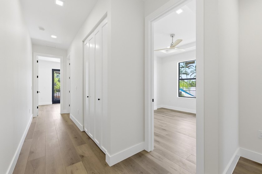 Introducing a newly built 3-bedroom, 3.5-bath luxury townhome in - photo 19