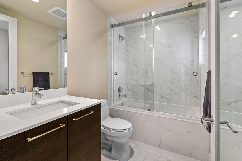 On the 16th floor of Water Club, this impeccably maintained - photo 25